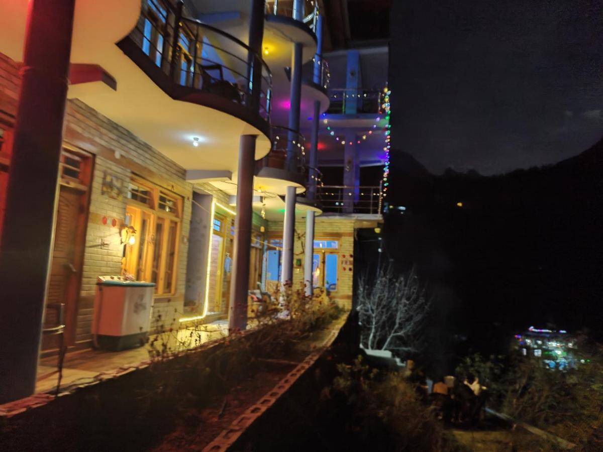 Tosh Cafe Kush酒店 外观 照片